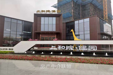城东涵翠苑A区黄金楼层6室4厅3卫证满两年复式可单独入户